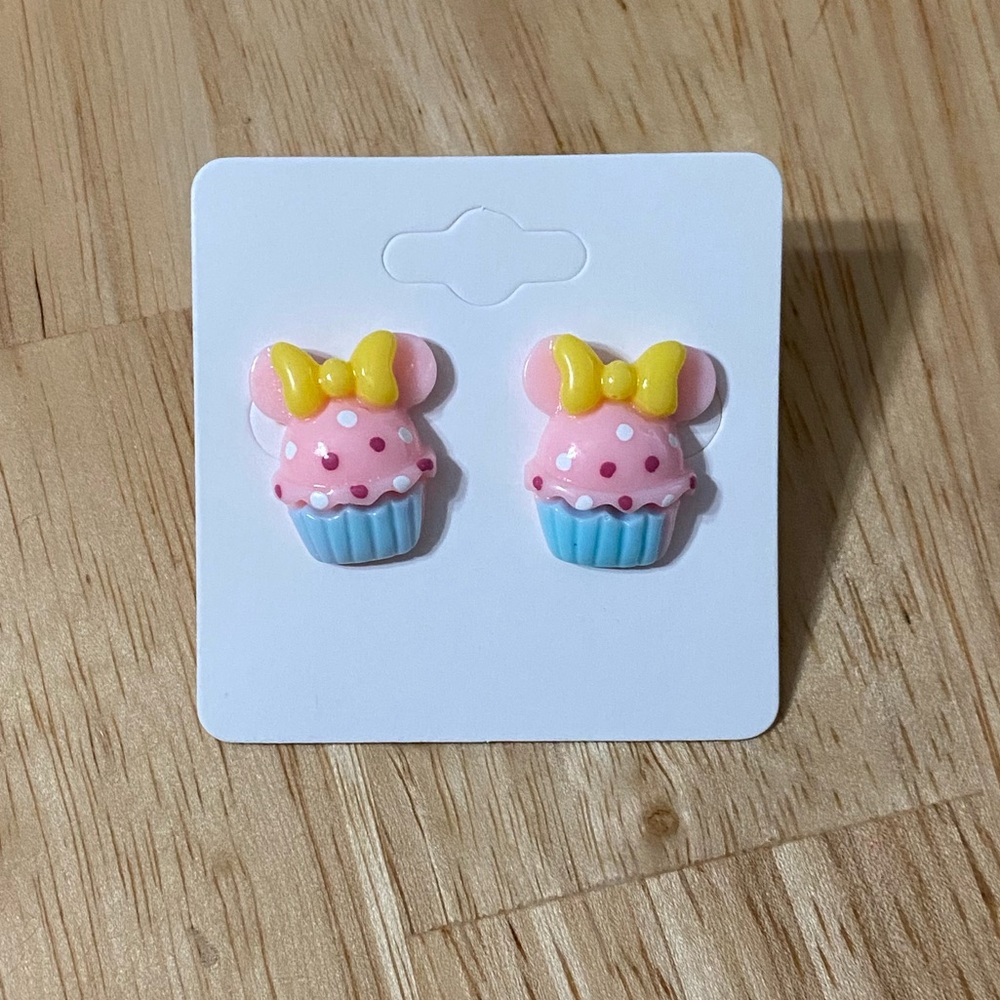 Minnie Cupcake earrings